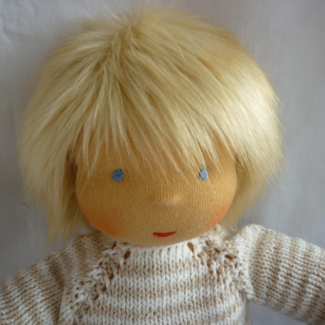 Stoffpuppe nach Art der Waldorfpuppe. Junge, blond