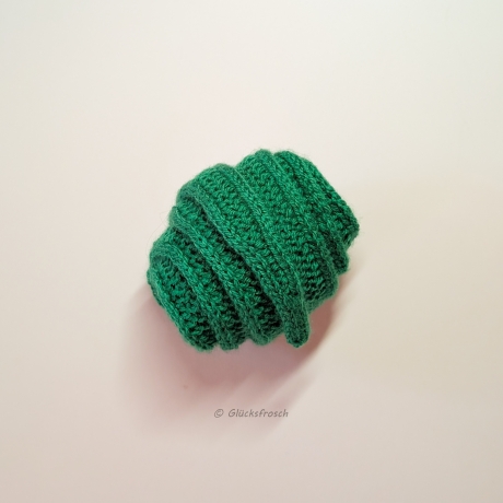 Schal, grün modern, schlank, kurz, handgestrickt