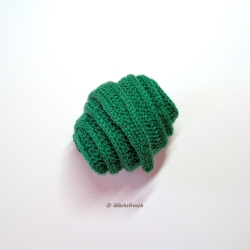Schal, grün modern, schlank, kurz, handgestrickt