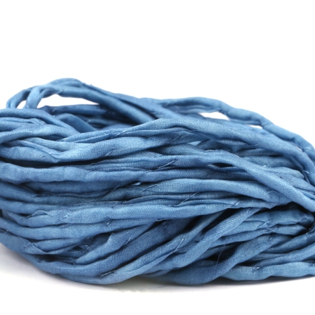 Handgefärbtes Habotai-Seidenband Fernblau ø3mm Seidenschnur