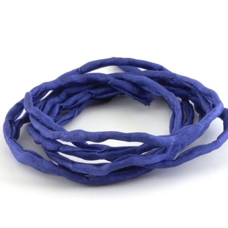 Handgefärbtes Habotai-Seidenband Violettblau ø3mm Seidenschnur