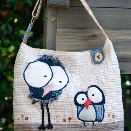 Künstlertasche - UPCYCLING Umhängetasche aus Cord mit Applikation
