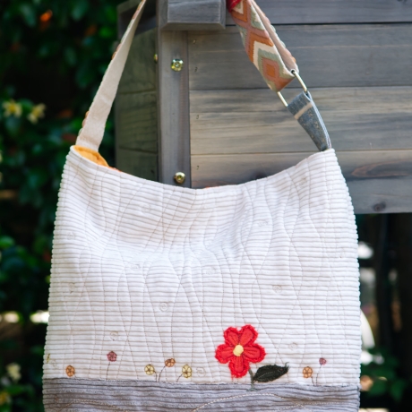 Künstlertasche - UPCYCLING Umhängetasche aus Cord mit Applikation