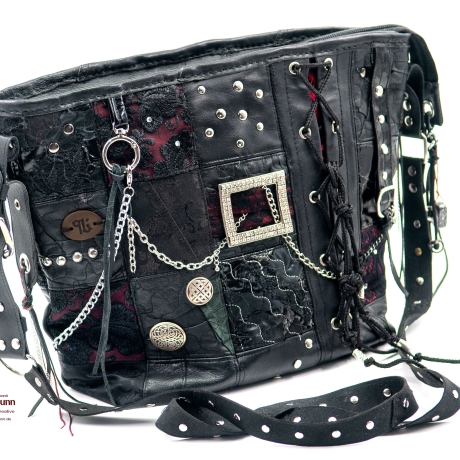 UPCYCLING Gothic Umhängetasche aus Leder, Lack und Spitze