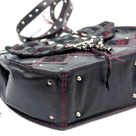 UPCYCLING Gothic Umhänge-/ Henkeltasche aus Leder