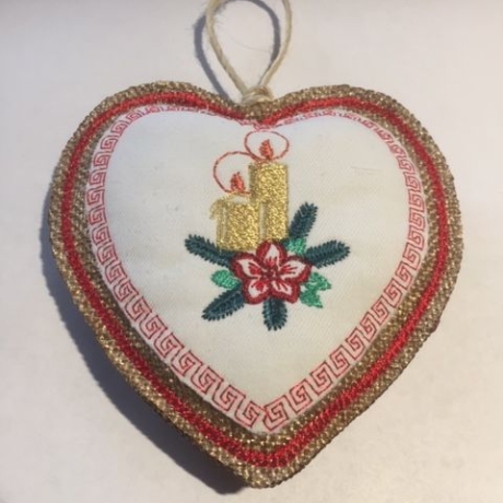 Anhänger Herz mit Kerzen aus Stoff, Handarbeit, 9x9 cm