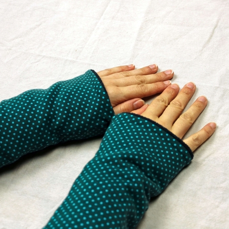 Armstulpen mit Punkten für Damen aus Jersey & Fleece