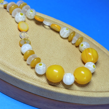 Perlenkette, Blume im Perlenmix, weiß, gelb, Länge wählbar