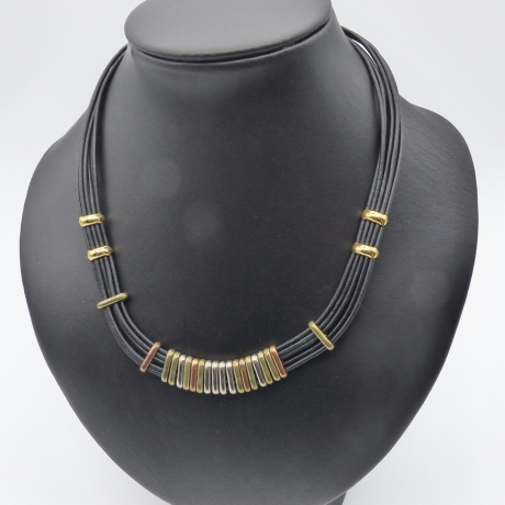 Halskette, Lederhalskette, schwarz + multicolor, 43 + 5 cm