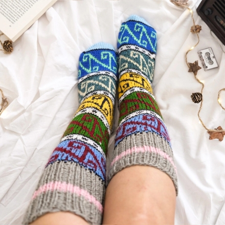 Bunte Wollsocken handgestrickt – Lange Wintersocken | 38 39 40