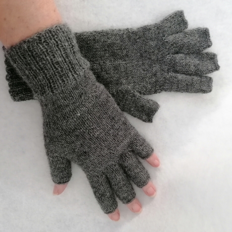 Gestrickte Fingerhandschuhe ohne Kuppen aus Sockenwolle unisex