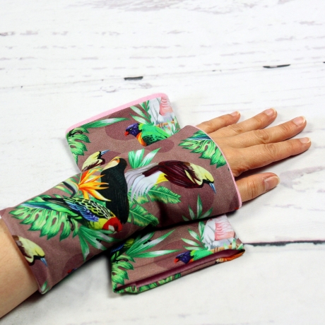 Armstulpen Damen Stoff – buntes Vogelmotiv, warmes Accessoire