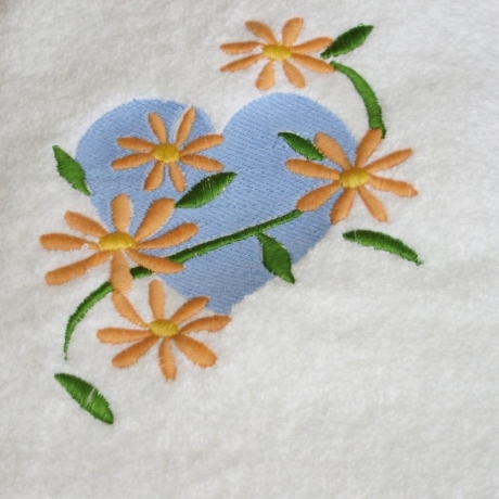 Handtuch♥Blaues Herz♥mit Blumenranke♥bestickt von Hobbyhaus