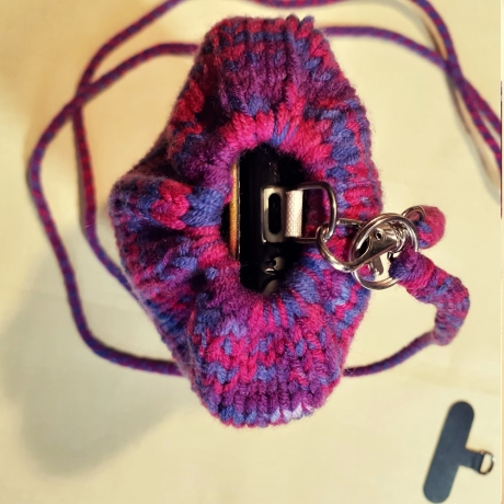 Handytasche Handyhülle Smartphonhülle zum umhängen gestrickt Hand