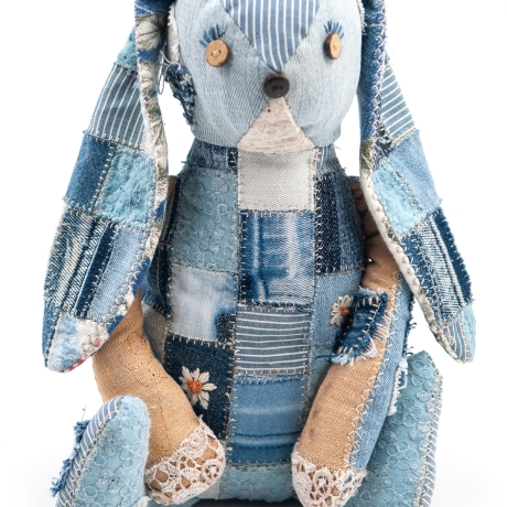 Niedliches Häschen aus Jeansresten - UPCYCLING Stofftier