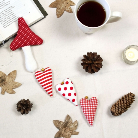 Herbstliche Stoffdeko Girlande Pilz & Herzen Landhausstil