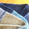 Herrenschal mit Farbverlauf Blautöne handgestrickt von Hobbyhaus