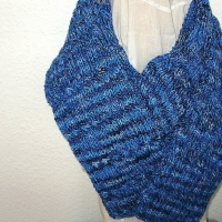 Herrenschal 7 Zöpfe Blautöne handgestrickt von Hobbyhaus