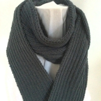 Herrenschal Strickschal in grau handgestrickt von Hobbyhaus