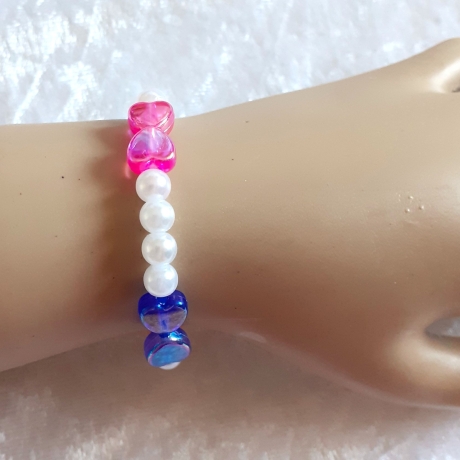 Kinder-Armband Schmuck elastisch Perlen gefädelt Bunte Herzen