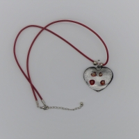 Herzkette, Halskette mit Glasherz in silber und rot, Lederband