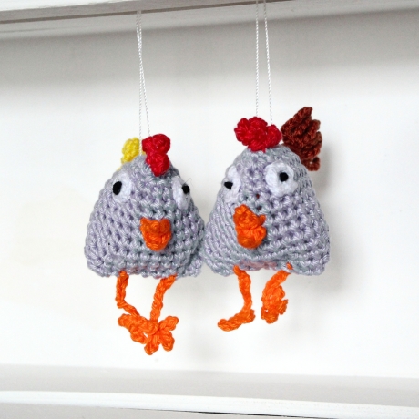 2er Set gehäkelte Hühner | Handgemachte Deko für Ostern