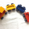 Holzzügle mit drei Waggons bunt bemalt aus den 70er Jahren