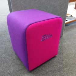 Kinderhocker S in Wollfilz/Wollfilz mit Namen