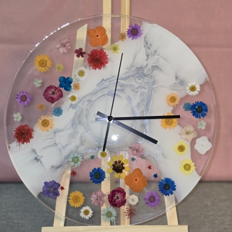 Uhr aus Epoxidharz Handmade Wanduhr