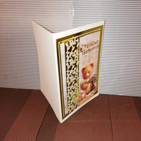 Geburtstagskarte für eine Frau mit einem Teddybären
