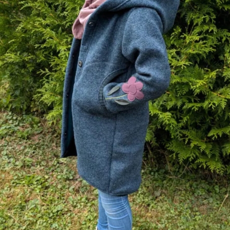 Walkmantel mit Jerseyfutter und Applikationen Gr. 98 bis 152