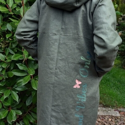 Leinenmantel in Khaki mit Jerseyfutter, Plottermotiv Gr. 98-146