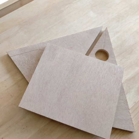 A-Frame Hobbit Nistkasten braune Tür - Mooshaus 32mm Unikat