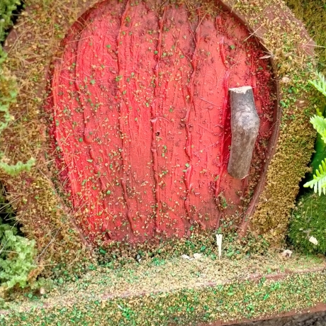 Rotes Hobbit Vogelhaus mit Pilz & Farn - Feenhaus 29cm