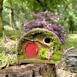 Rotes Hobbit Vogelhaus mit Pilz & Farn - Feenhaus 29cm