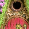 Hobbit Höhle A-Frame rote Tür - Nistkasten 32mm - Mooshaus