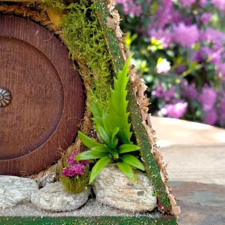A-Frame Hobbit Vogelhaus - Nistkasten 32mm - mit Moos & Steinen