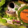Hobbit Höhle Vogelhaus mit Moos & Balcon - Nistkasten 32mm