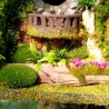 Hobbit Höhle Vogelhaus mit Moos & Balcon - Nistkasten 32mm