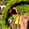 Hobbit Höhle Nistkasten gelbe Tür & Fenster - 32mm Mooshaus