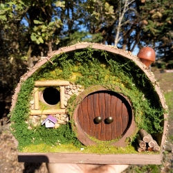 Hobbit Fass Nistkasten - Mooshaus 32mm - runde Tür Unikat