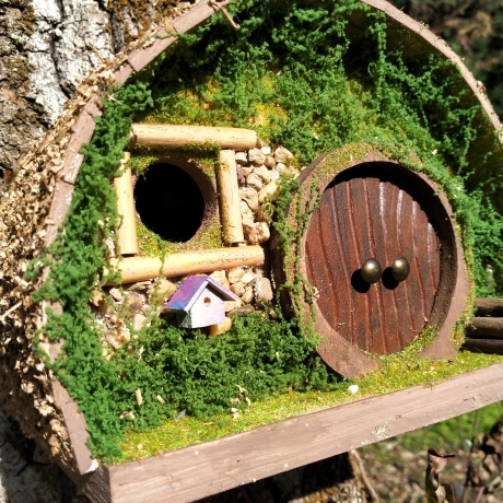 Hobbit Fass Nistkasten - Mooshaus 32mm - runde Tür Unikat