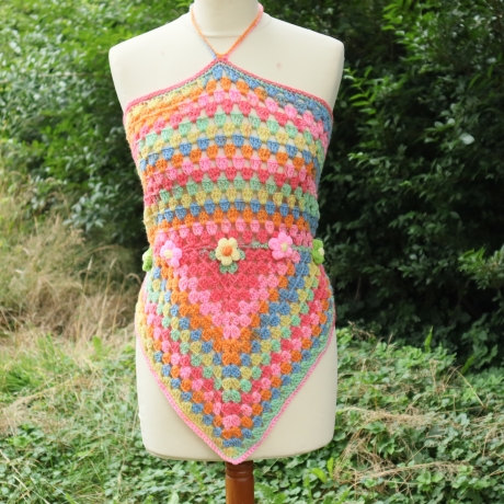 Top gehäkelt Häkeltop Oberteil Bustier Damenmode Handarbeit 