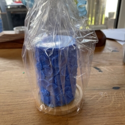 Kerze mit Blumenmuster Kerze mit Blumenmuster