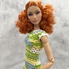 Buntes Puppenkleid und Zubehör für 1:6 Puppen (Barbie, Steffi)