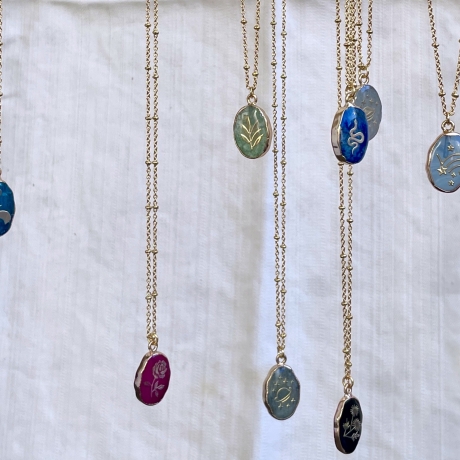Adventskalender Schmuck 2025: funkelndes Geschenk für Frauen