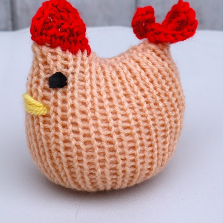 Huhn Osterdeko gestrickt Wohndeko Osterhuhn beige klein Tischdeko