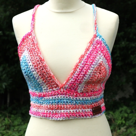 Top gehäkelt Häkeltop Oberteil Bustier Damenmode Handarbeit 