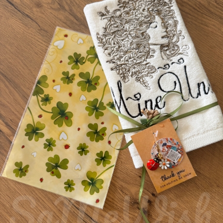 Personalisiertes Handtuch mit hochwertiger Stickerei. Dein Unikat