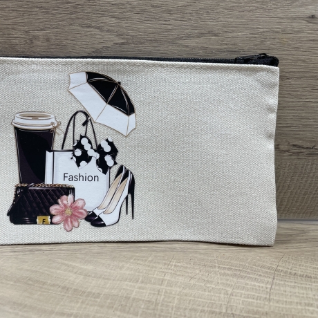 Schminktäschchen - Kosmetiktasche - Parfum - Handy - Ohrringe